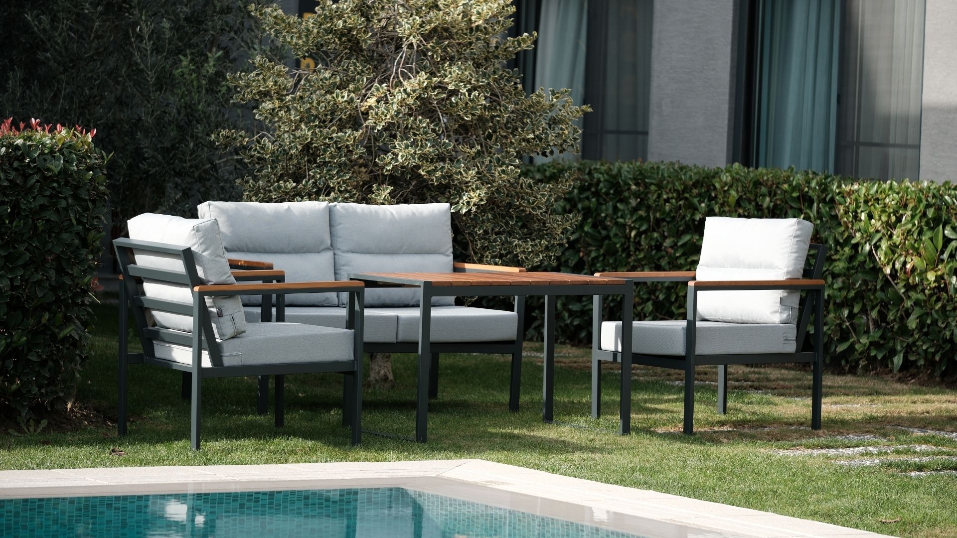 Cleaning Garden Furniture: Practical Suggestions for Longevity in Outdoor Areas